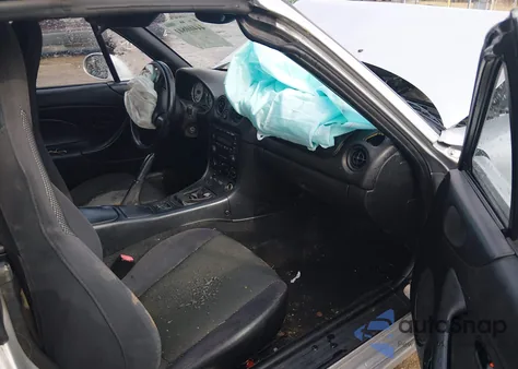 2002 Mazda Mx-5 Miata Cloth/Ls/Se z USA, uszkodzony, nr VIN JM1NB353820221160